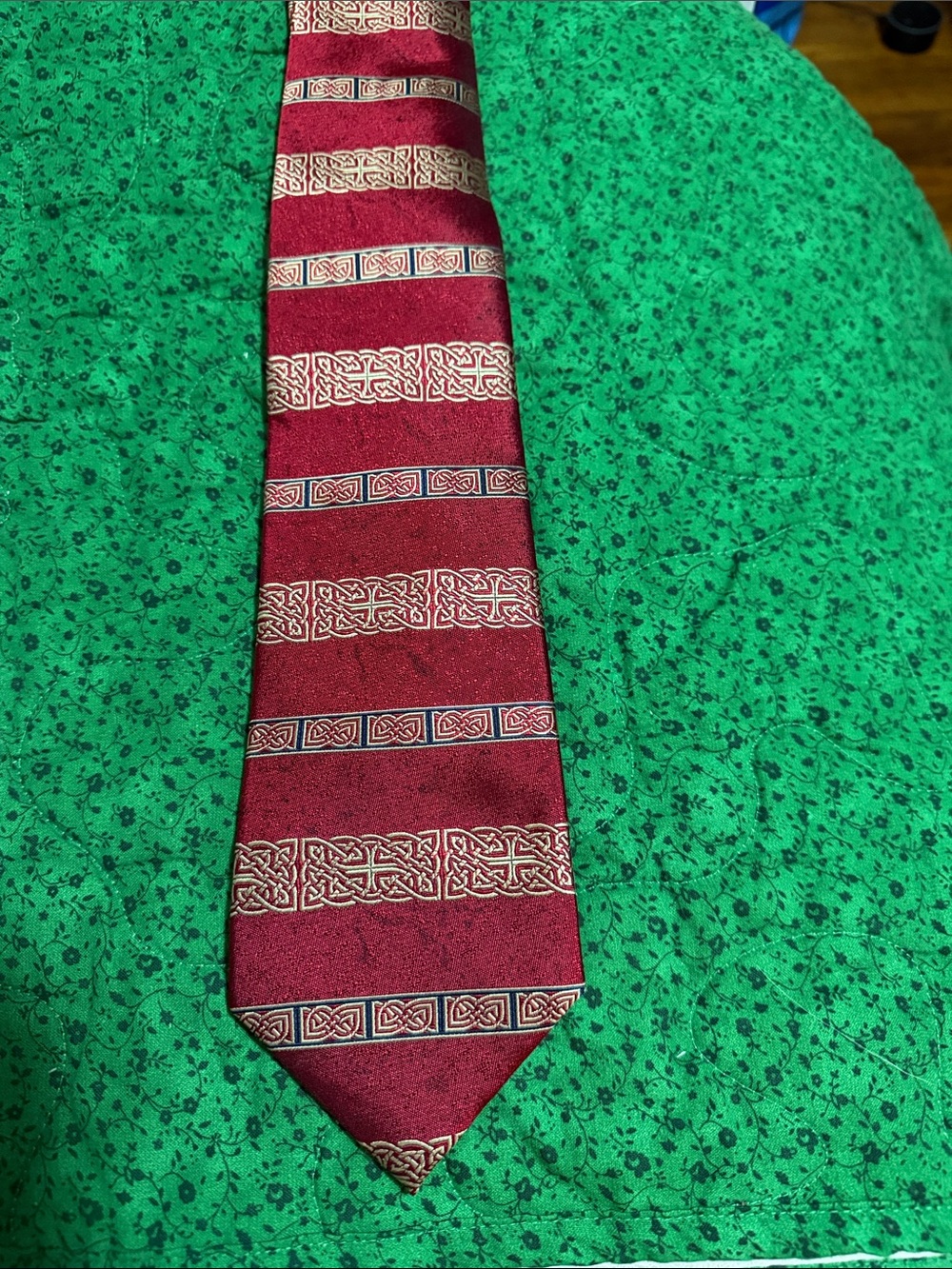 Patrick Francis 💯 Silk tie from Ireland 🇮🇪 with Cream Celtic Stripe Pattern